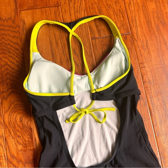 Nike Racerback Tie Back Pink Stripe One Piece Swimsuit Size 10 - Picture 5 of 8